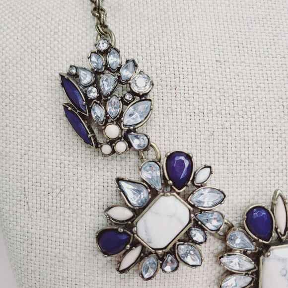 Loft statement necklace - Picture 3 of 6